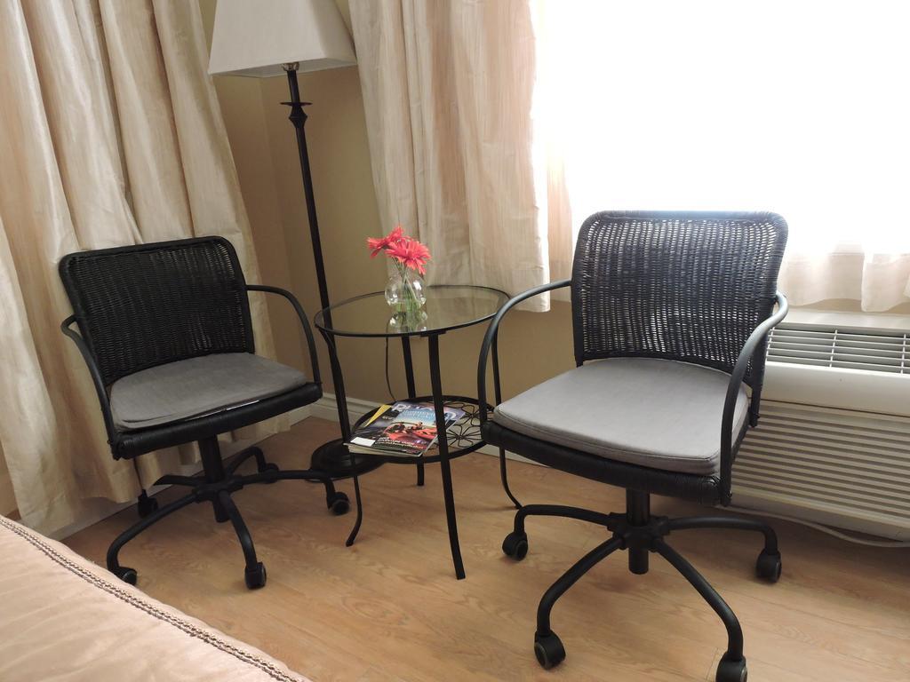 Bethel-Aspen Inn Bonnyville Екстер'єр фото