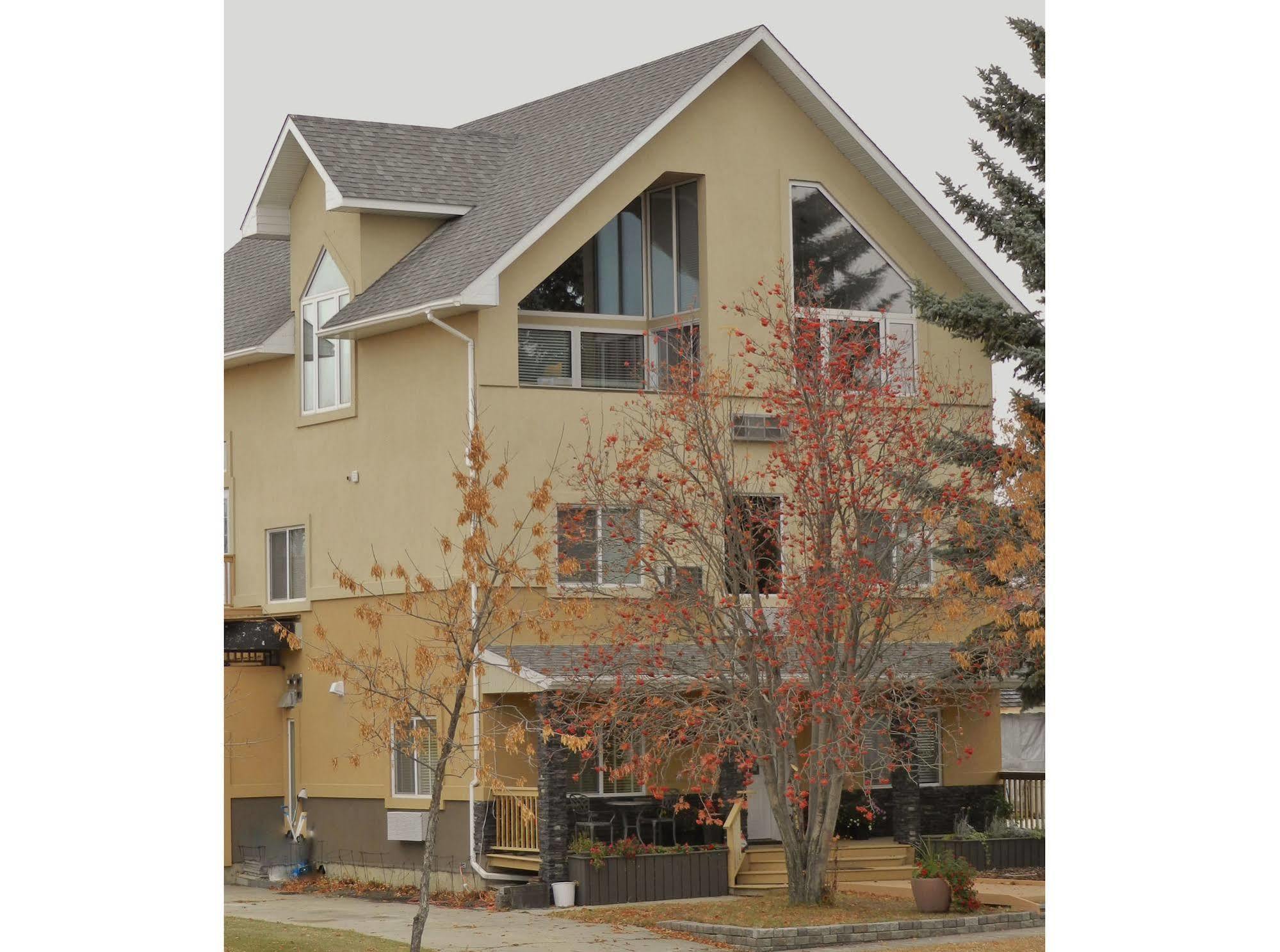 Bethel-Aspen Inn Bonnyville Екстер'єр фото