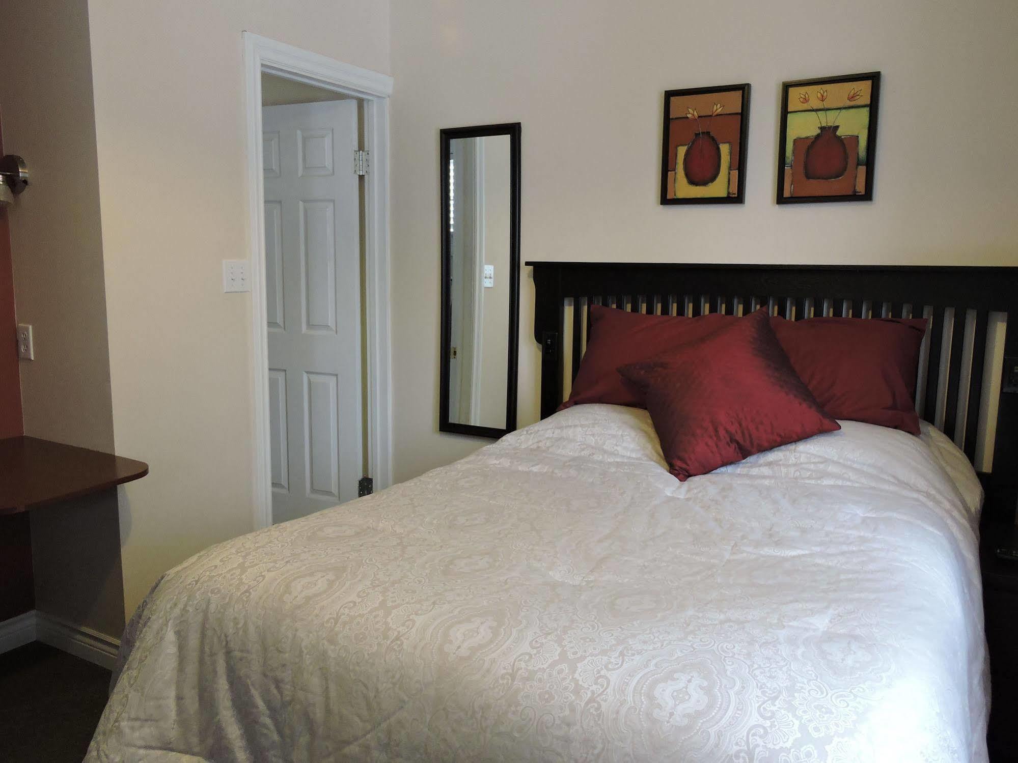 Bethel-Aspen Inn Bonnyville Екстер'єр фото
